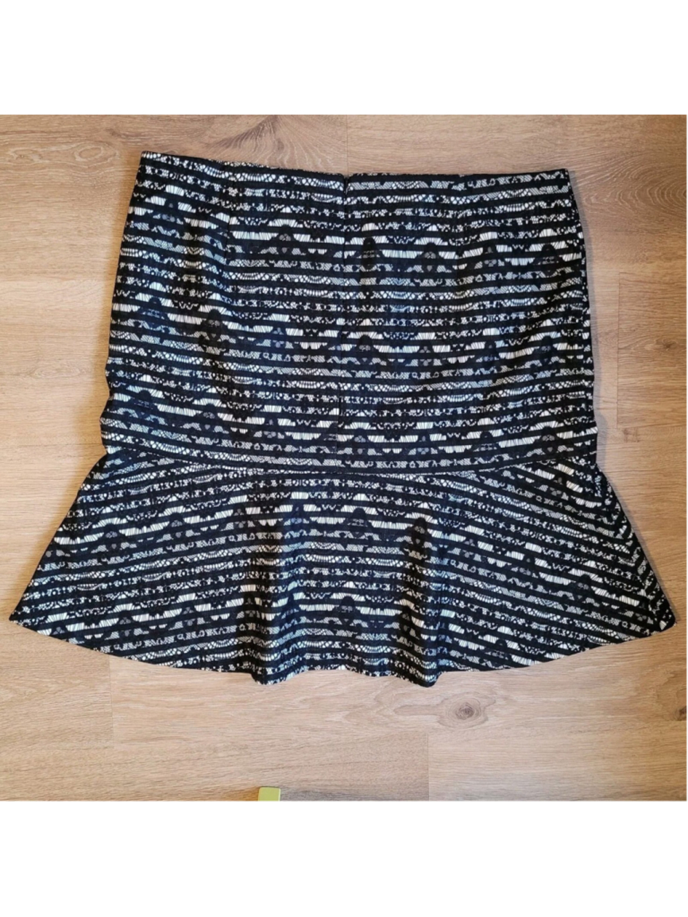 Ann Taylor Black Knee Length Skirt Size 14